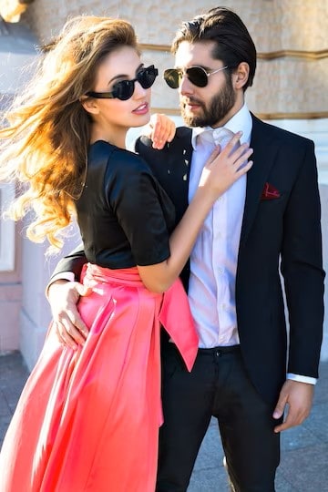 young-elegant-sexy-couple-hugs-street-wearing-suit-glamour-evening-dress-enjoy-their-honeymoon-vacation-europe-luxury-style-love-stylish-lovers_291049-2176